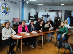 Детальніше про статтю ФІНАЛЬНИЙ АКОРД СЕМЕСТРУ: УСПІШНИЙ ЗАХИСТ КУРСОВИХ ПРОЄКТІВ МАГІСТРАМИ
