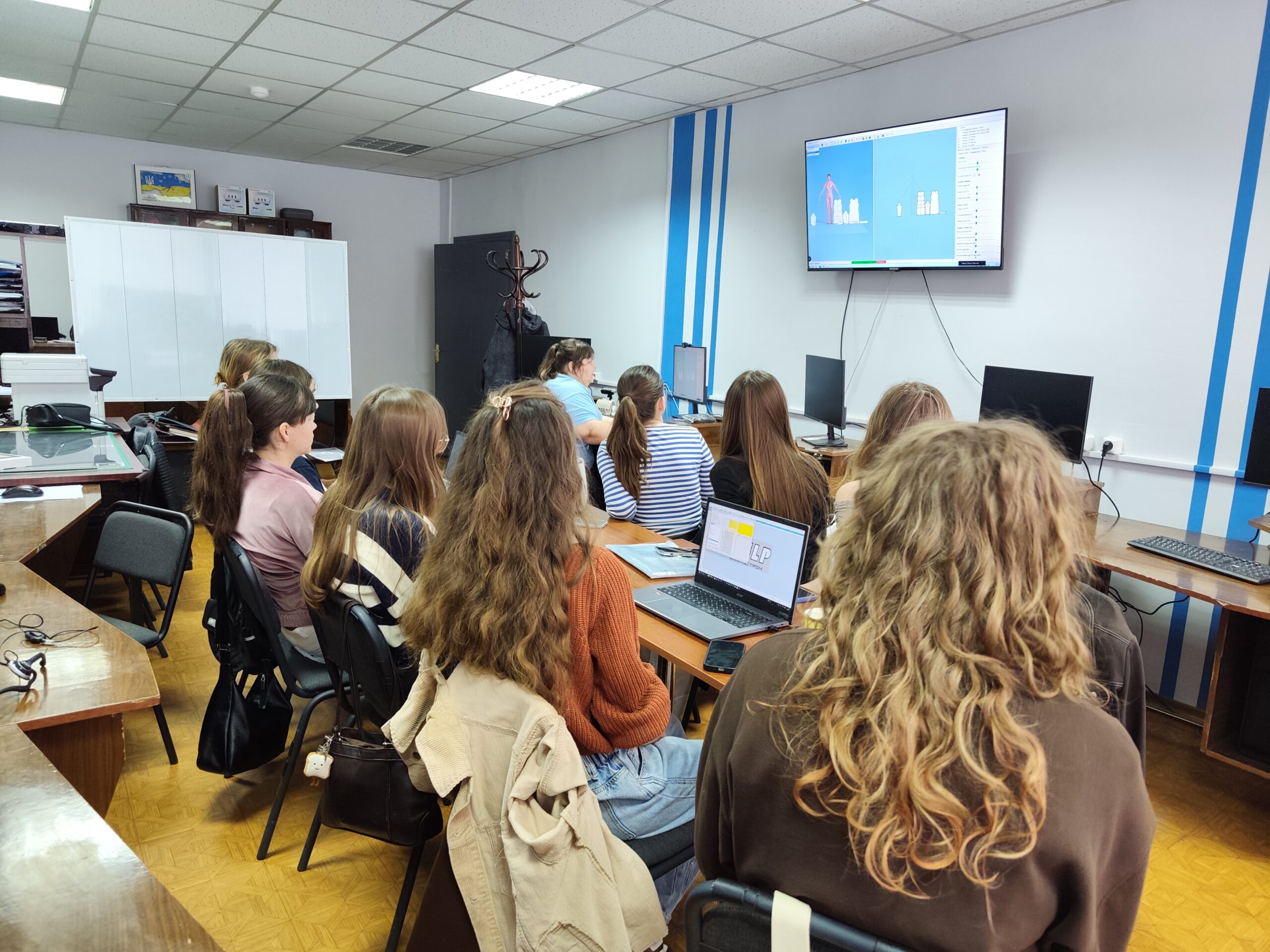 Детальніше про статтю АСПІРАНТКА + МАГІСТРИ = ОБМІН, ЩО РУХАЄ ВПЕРЕД
